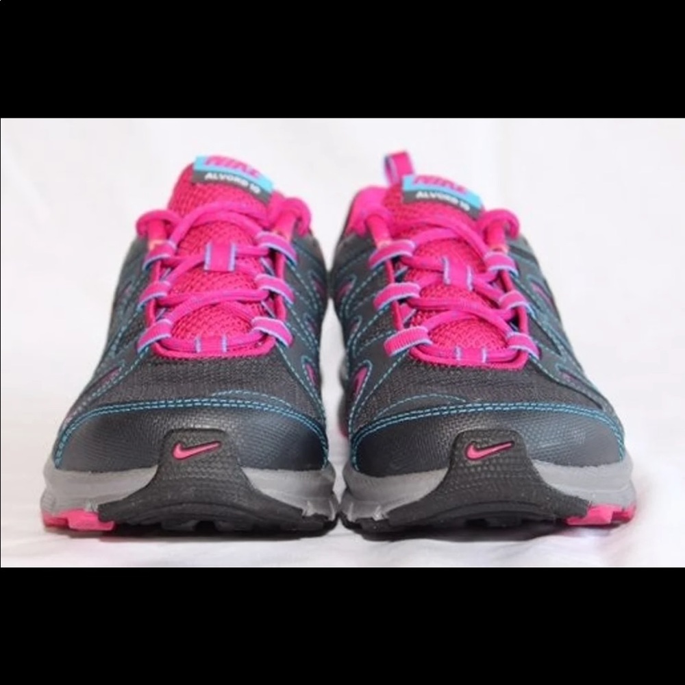 Nike Alvord 10